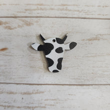 Load image into Gallery viewer, Patterned Wood Cow Head Drops