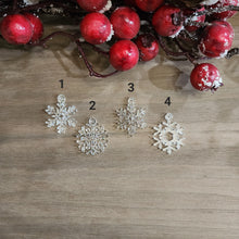 Load image into Gallery viewer, Clear Glitter Acrylic Christmas Snowflakes