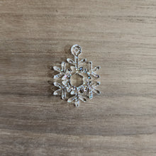 Load image into Gallery viewer, Clear Glitter Acrylic Christmas Snowflakes