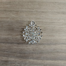 Load image into Gallery viewer, Clear Glitter Acrylic Christmas Snowflakes