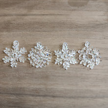 Load image into Gallery viewer, Clear Glitter Acrylic Christmas Snowflakes
