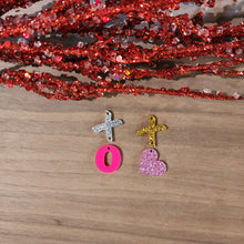 Load image into Gallery viewer, Acrylic Valentine's Day X & O Drops