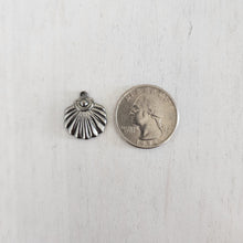 Load image into Gallery viewer, Seashell Charm/Pendant - STAINLESS STEEL, 304 Stainless Steel