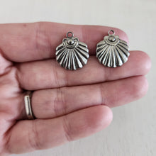 Load image into Gallery viewer, Seashell Charm/Pendant - STAINLESS STEEL, 304 Stainless Steel