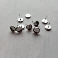 Load image into Gallery viewer, Round Stud Bezel, 8mm - STAINLESS STEEL, 304 Stainless Steel