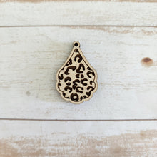 Load image into Gallery viewer, Leopard Engraved Bordered Drops Collection