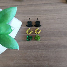 Load image into Gallery viewer, St Patrick's Day Acrylic Triple Leprechaun Hat, Horseshoe, & Clover Drops
