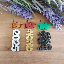 Load image into Gallery viewer, Acrylic Grad Hat & Year Drops