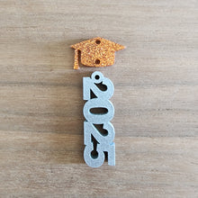 Load image into Gallery viewer, Acrylic Grad Hat & Year Drops