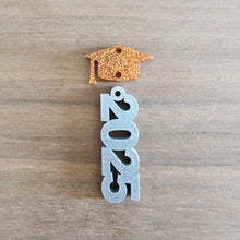 Load image into Gallery viewer, Acrylic Grad Hat & Year Drops