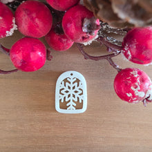 Load image into Gallery viewer, Christmas Acrylic Intricate Snowflake Cutout Tombstone Drop