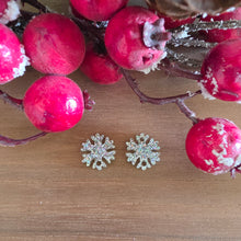 Load image into Gallery viewer, Christmas Thick Snowflake Acrylic Connectors