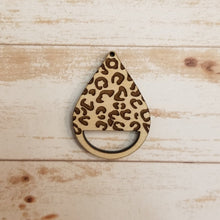 Load image into Gallery viewer, Leopard Engraved Macrame