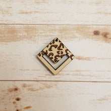 Load image into Gallery viewer, Leopard Engraved Macrame