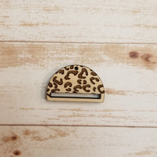 Load image into Gallery viewer, Leopard Engraved Macrame
