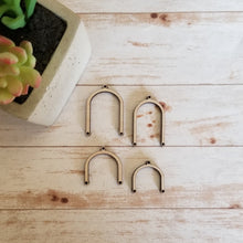 Load image into Gallery viewer, Horseshoe Connectors