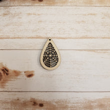 Load image into Gallery viewer, Halloween Spider Web Earrings