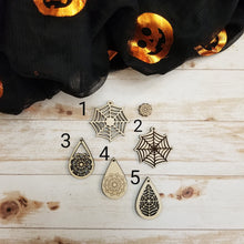 Load image into Gallery viewer, Halloween Spider Web Earrings
