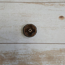 Load image into Gallery viewer, Wood Slice Studs