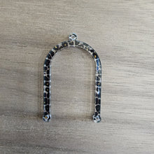 Load image into Gallery viewer, Mini Leopard Print Acrylic Connectors