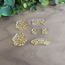 Load image into Gallery viewer, Bees & Honeycomb Acrylic Connectors