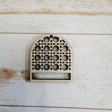 Load image into Gallery viewer, Macrame Rattan Pattern Earrings