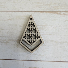 Load image into Gallery viewer, Macrame Rattan Pattern Earrings