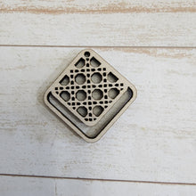 Load image into Gallery viewer, Macrame Rattan Pattern Earrings