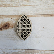 Load image into Gallery viewer, Rattan Pattern Earrings