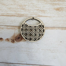 Load image into Gallery viewer, Rattan Pattern Earrings
