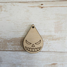 Load image into Gallery viewer, Halloween Jack-o'-lantern Faces Scored Teardrops