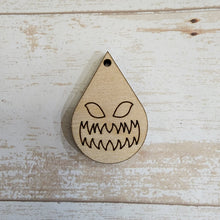 Load image into Gallery viewer, Halloween Jack-o'-lantern Faces Scored Teardrops