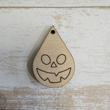 Load image into Gallery viewer, Halloween Jack-o'-lantern Faces Scored Teardrops