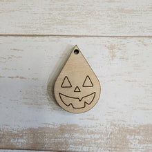 Load image into Gallery viewer, Halloween Jack-o'-lantern Faces Scored Teardrops