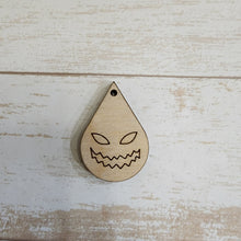 Load image into Gallery viewer, Halloween Jack-o'-lantern Faces Scored Teardrops