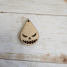 Load image into Gallery viewer, Halloween Jack-o'-lantern Faces Engraved Teardrops