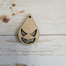 Load image into Gallery viewer, Halloween Jack-o'-lantern Faces Cutout Teardrops