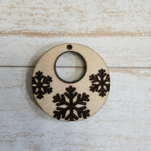 Load image into Gallery viewer, Christmas Snowflake Drops
