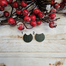 Load image into Gallery viewer, Mini Green & Black Buffalo Plaid Pattern Round Drops/Connectors