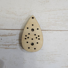 Load image into Gallery viewer, Embroidery Daisy Teardrop