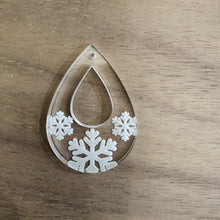 Load image into Gallery viewer, Acrylic Christmas Snowflake Drops