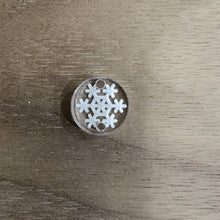 Load image into Gallery viewer, Acrylic Christmas Double Hole Snowflake Connectors