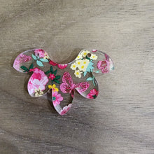 Load image into Gallery viewer, Butterfly Floral Acrylic Connectors