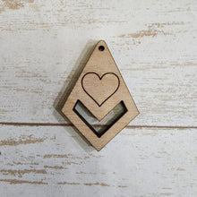Load image into Gallery viewer, Valentine's Day Macrame Earrings