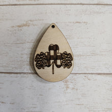 Load image into Gallery viewer, St Patrick's Day Leopard & Plaid Triple Clover Drops