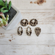 Load image into Gallery viewer, Damask Collection