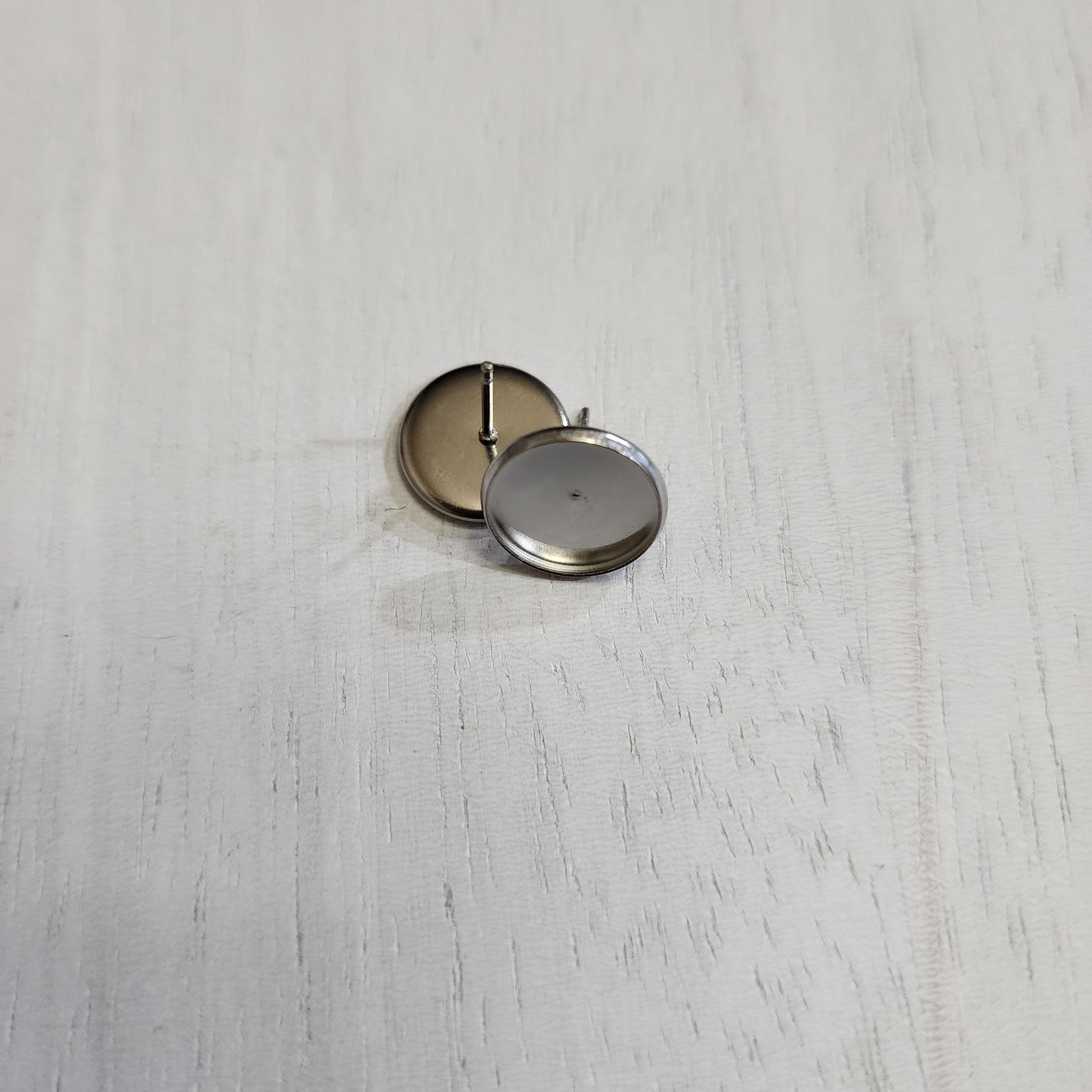 Round Bezel Stud