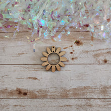 Load image into Gallery viewer, Spring Daisy Charm Holder Drop
