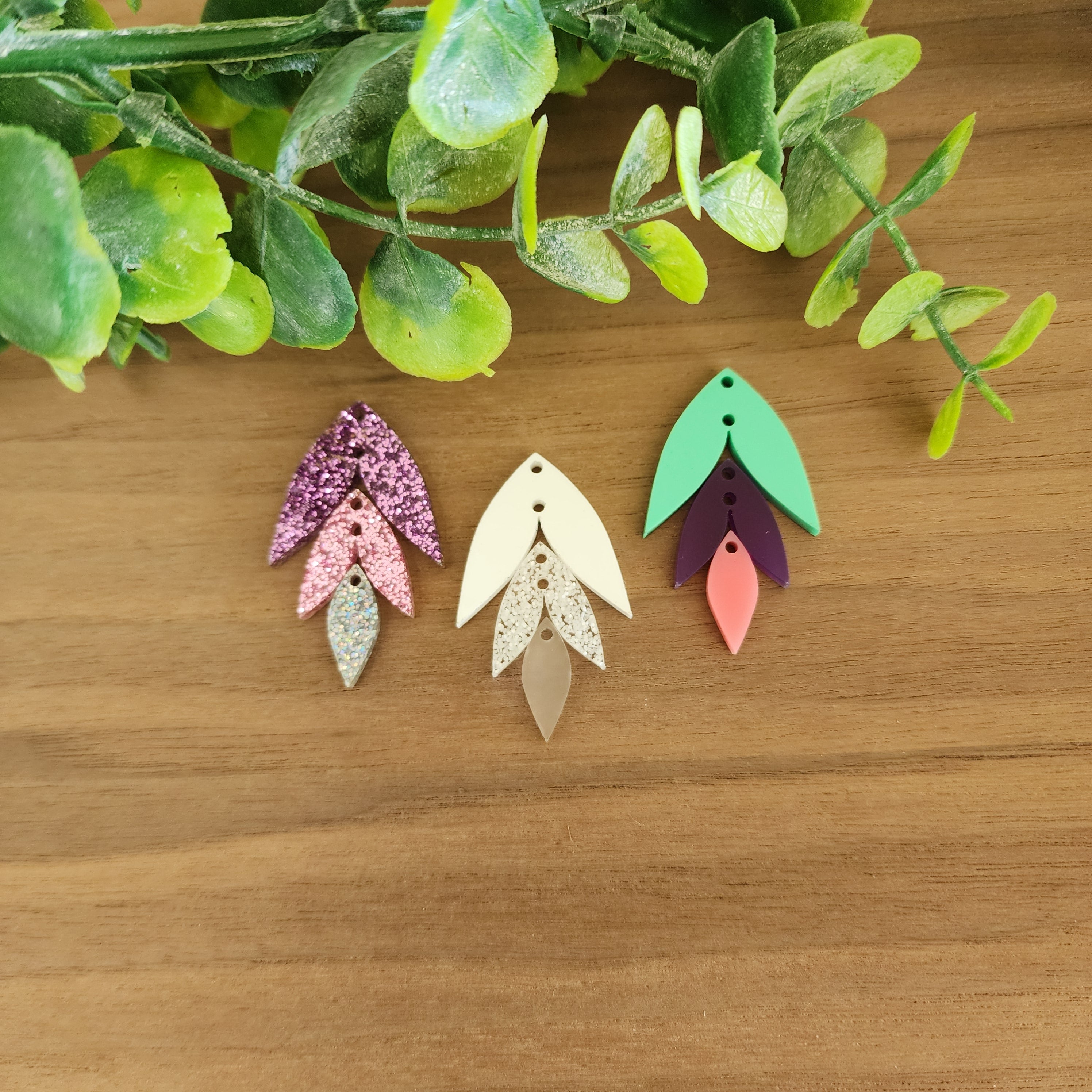 Acrylic Triple Pointed V Drops – LilliBella Innovations