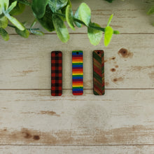 Load image into Gallery viewer, Patterned Wood Bar Drop
